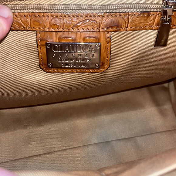 Claudia Firenze Genuine Leather Crossbody handbag made in Italy - Picture 6 of 6